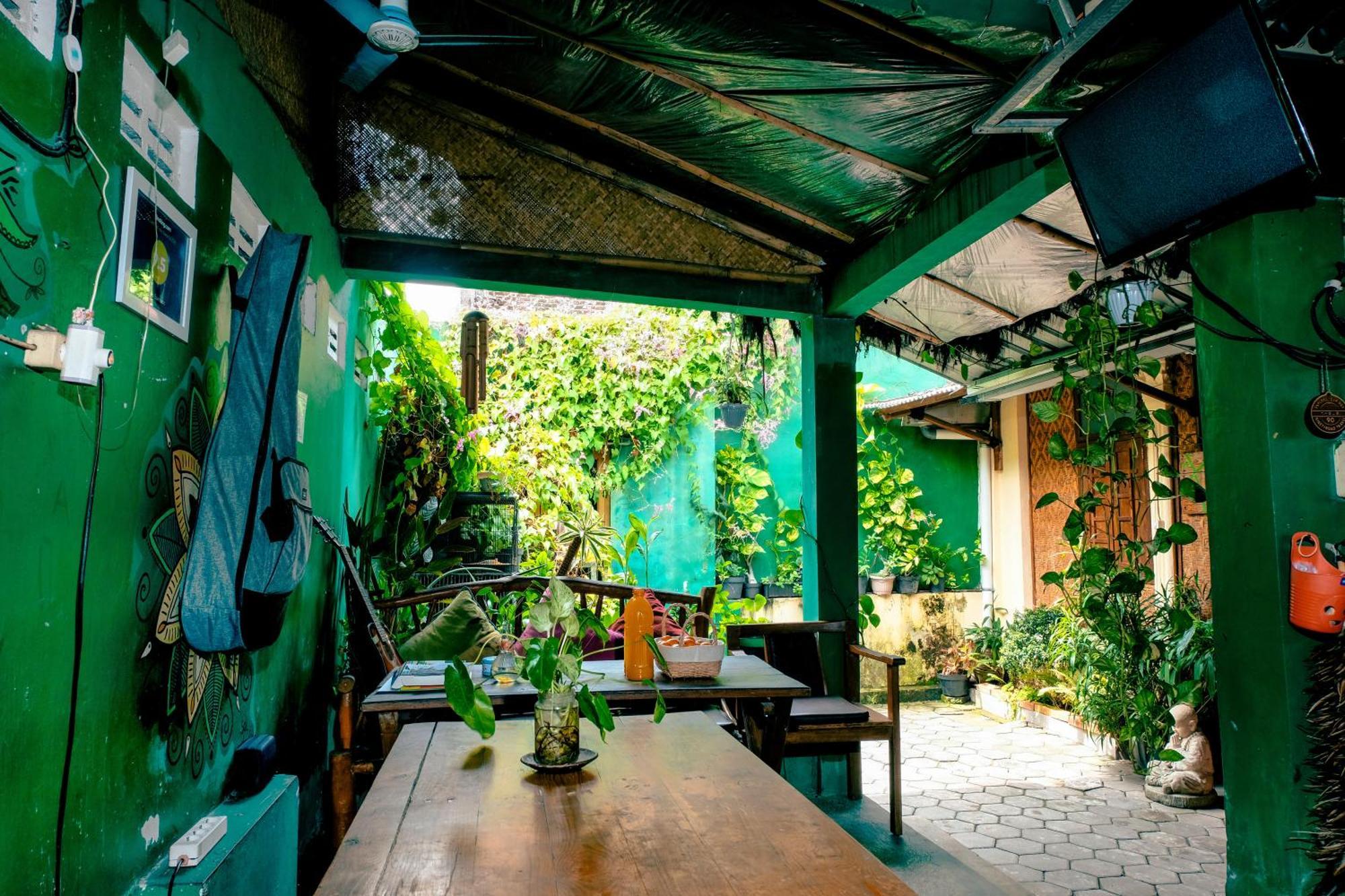 Glory Homestay Yogyakarta Exterior photo