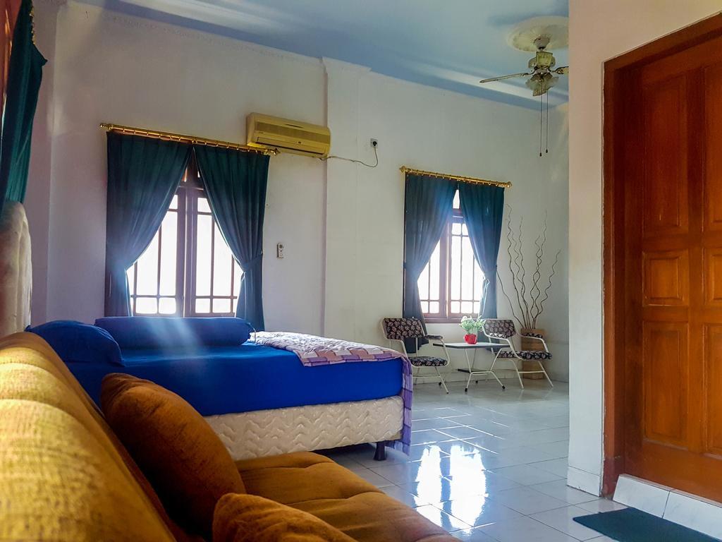 Glory Homestay Yogyakarta Exterior photo