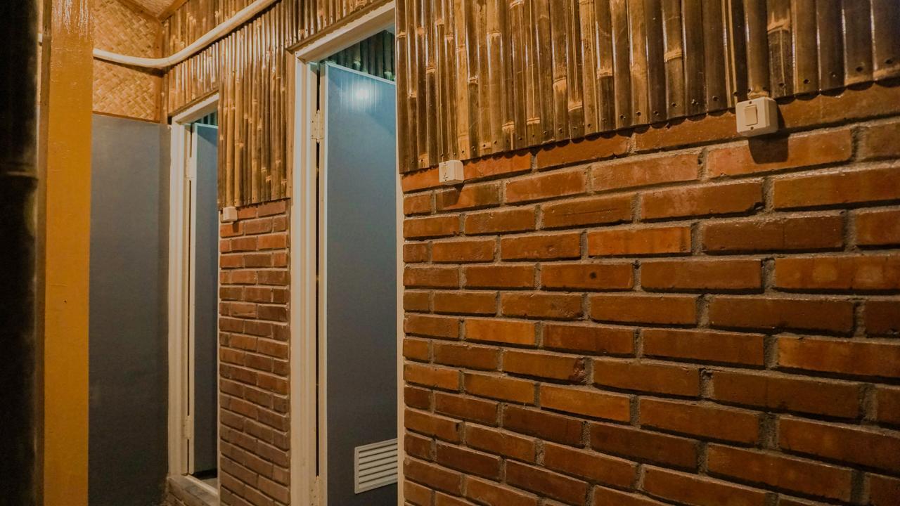 Glory Homestay Yogyakarta Exterior photo