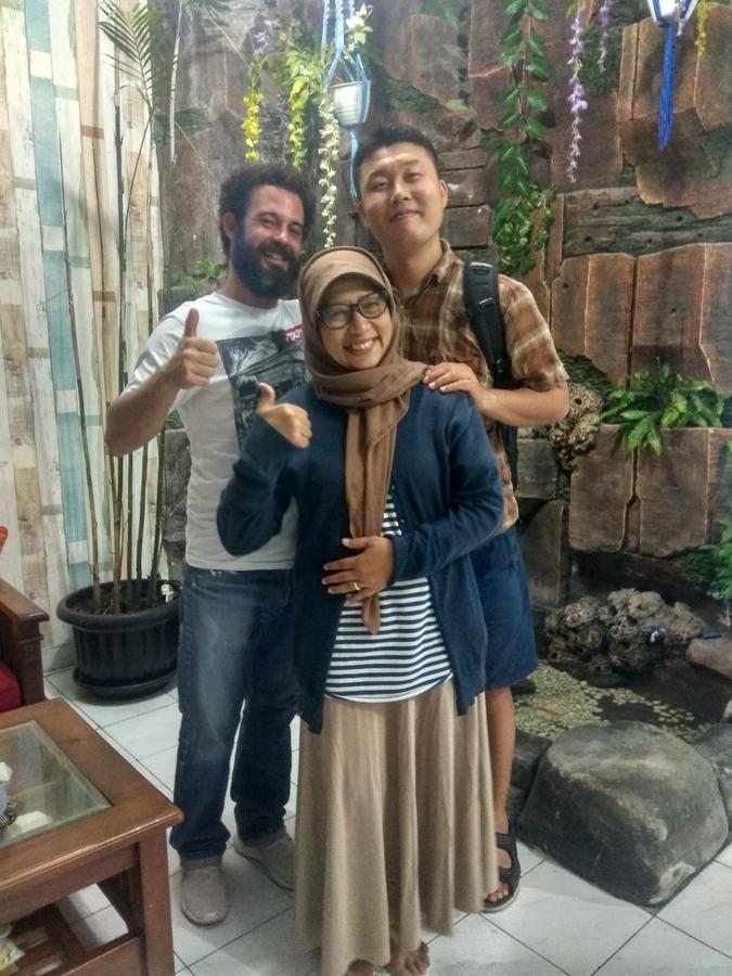 Glory Homestay Yogyakarta Exterior photo