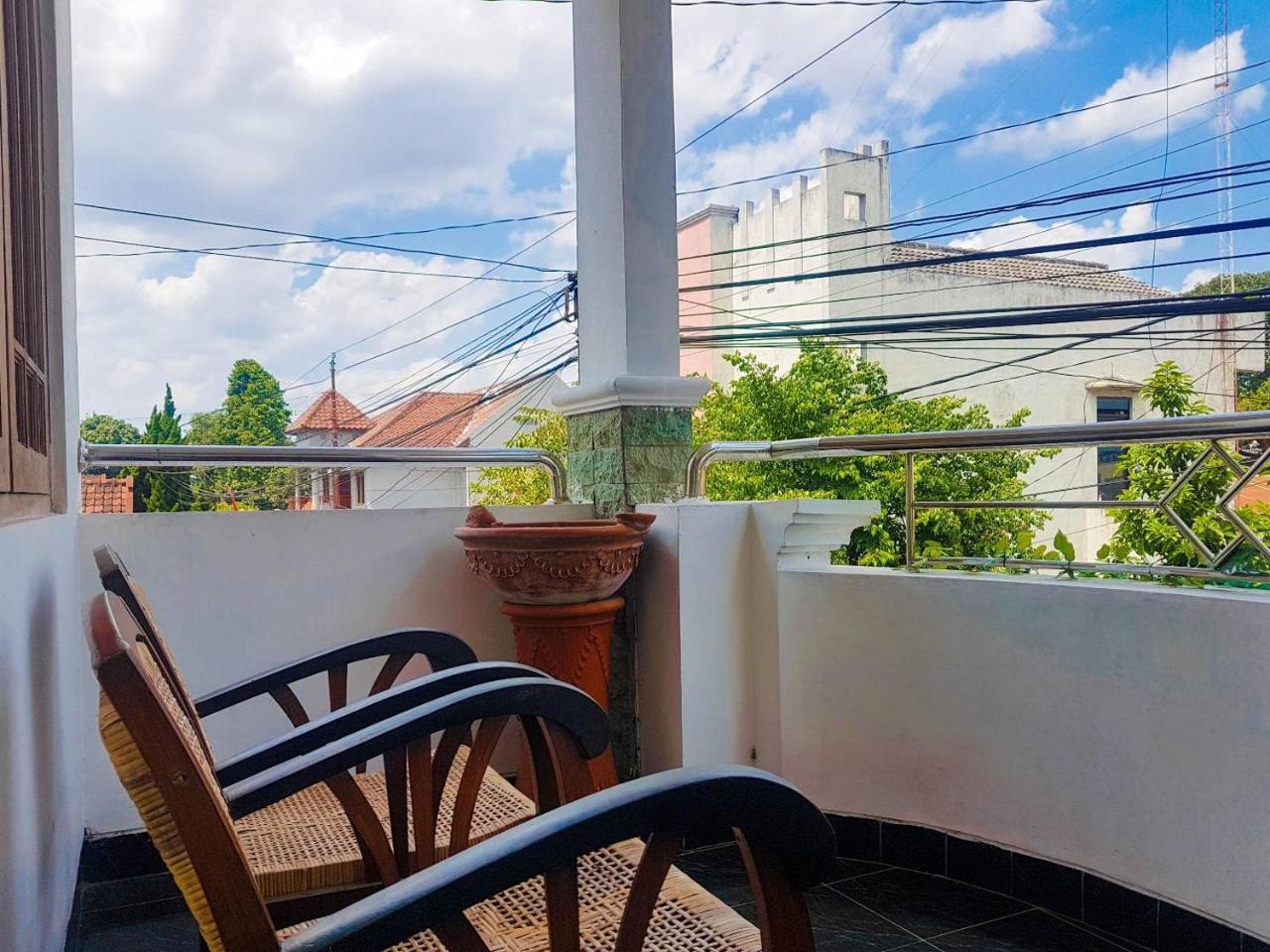 Glory Homestay Yogyakarta Exterior photo