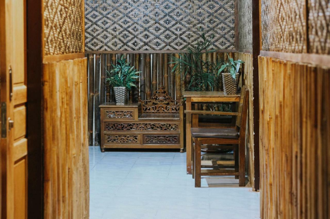 Glory Homestay Yogyakarta Exterior photo